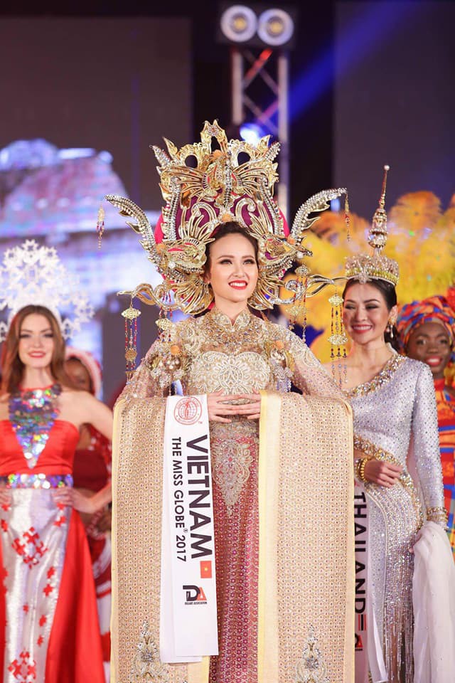 Ngắm nhan sắc của Kh&aacute;nh Ng&acirc;n sau khi trở th&agrave;nh t&acirc;n Hoa hậu Ho&agrave;n cầu 2017