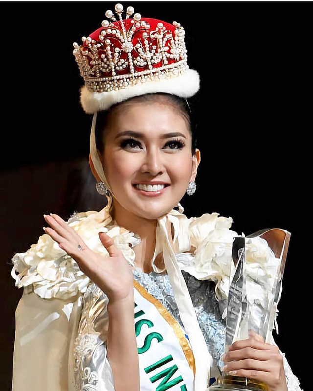 Cận cảnh nhan sắc &lsquo;vạn người m&ecirc;&rsquo; của t&acirc;n Hoa hậu A13win Ưu đãi Vip 2017