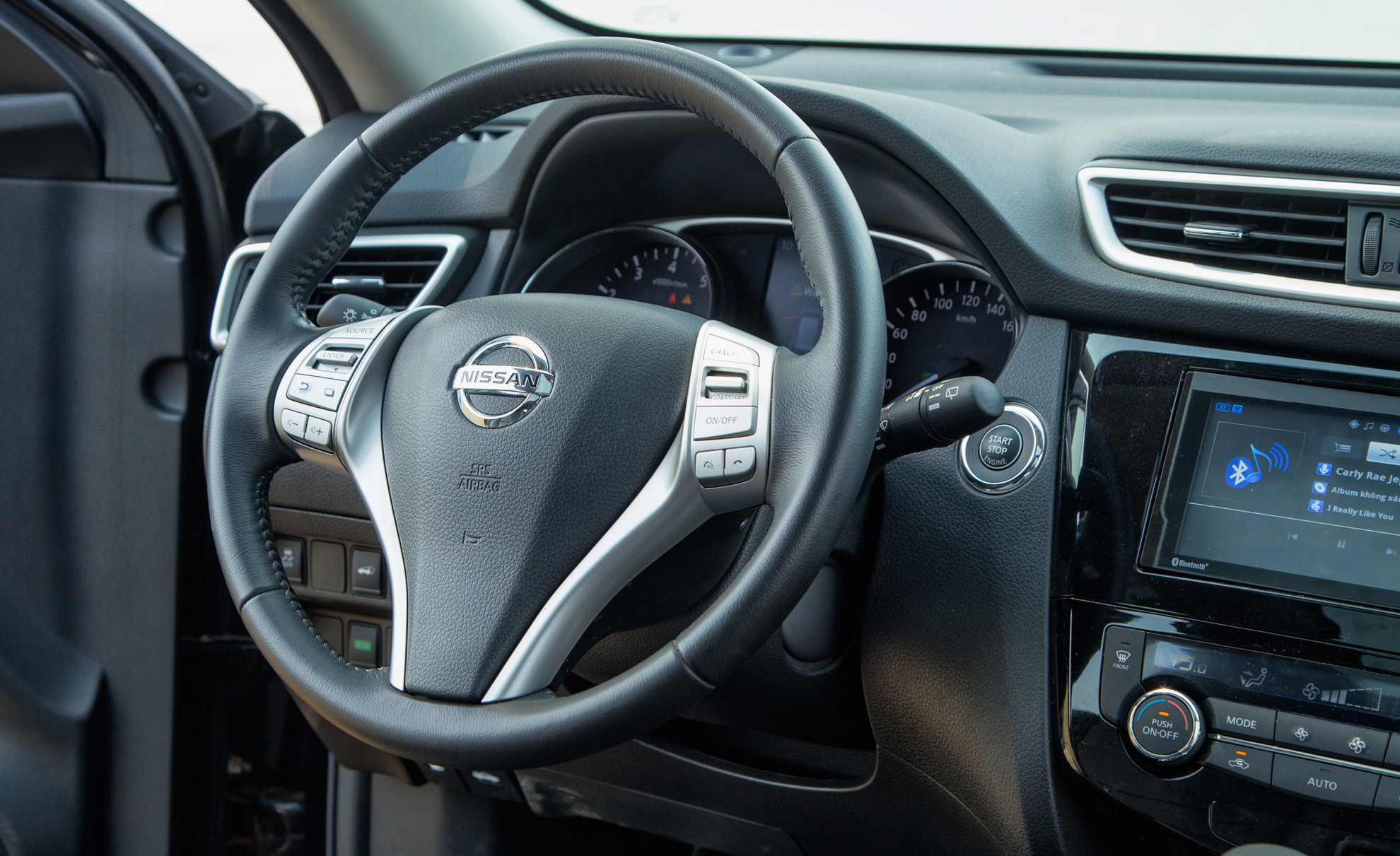 Nissan X-Trail si&ecirc;u đẹp giảm gi&aacute; &lsquo;sập s&agrave;n&rsquo;, xuống mốc 800 triệu