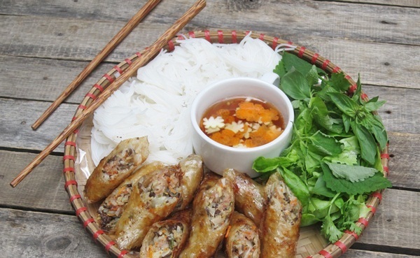 C&aacute;ch l&agrave;m b&uacute;n nem ngon m&ecirc; mệt ng&agrave;y cuối tuần