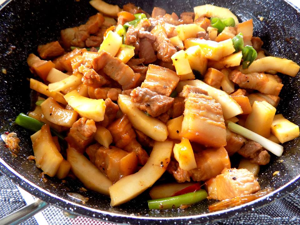 C&aacute;ch l&agrave;m thịt kho dừa đậm đ&agrave; ngon cơm