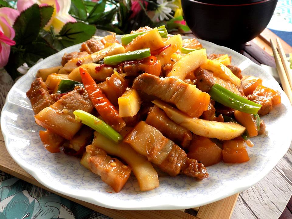 C&aacute;ch l&agrave;m thịt kho dừa đậm đ&agrave; ngon cơm