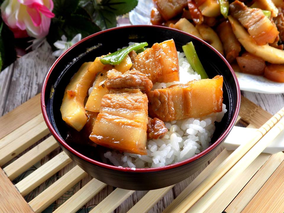 C&aacute;ch l&agrave;m thịt kho dừa đậm đ&agrave; ngon cơm