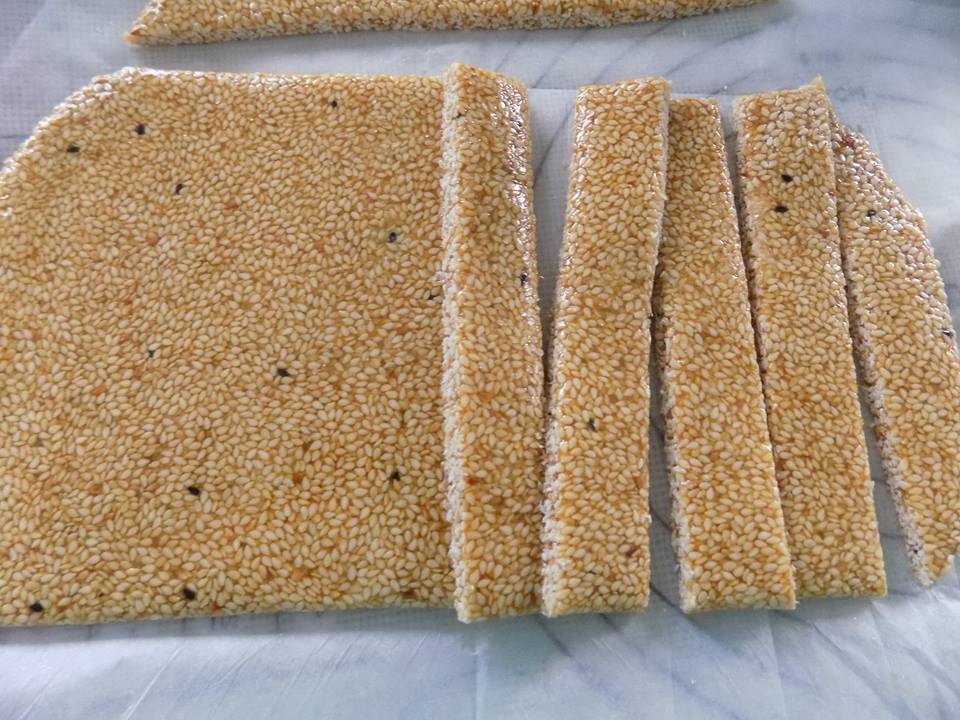 C&aacute;ch l&agrave;m kẹo m&egrave; xửng gi&ograve;n thơm đ&oacute;n Tết