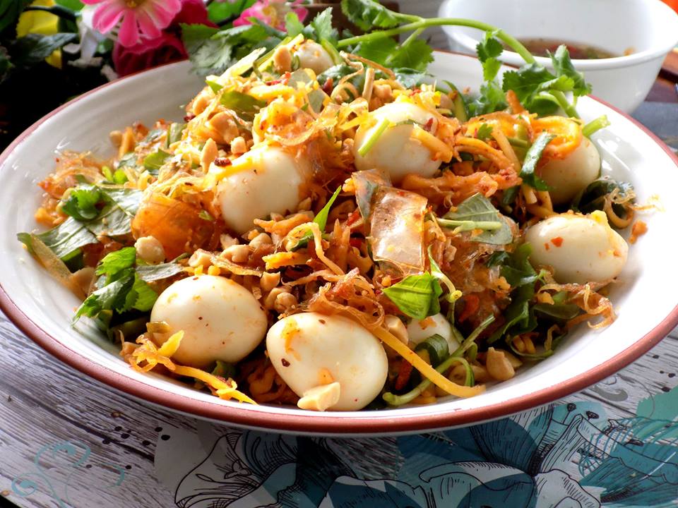 C&aacute;ch l&agrave;m b&aacute;nh tr&aacute;ng trộn chua cay cho chị em th&iacute;ch ăn vặt