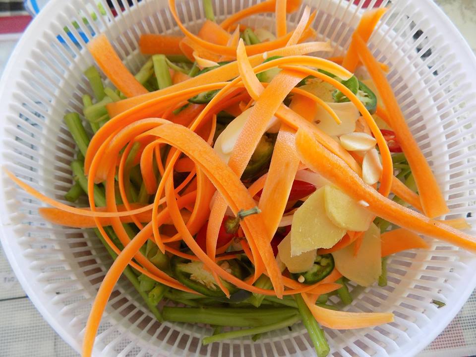 C&aacute;ch l&agrave;m rau muống ng&acirc;m chua ngọt chống ng&aacute;n ng&agrave;y Tết