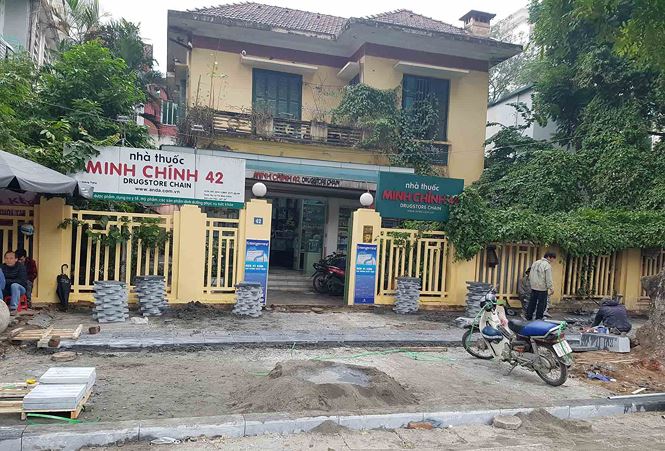 H&agrave; Nội lại l&aacute;t đ&aacute; vỉa h&egrave; trở lại d&ugrave; chưa c&ocirc;ng bố kết luận thanh tra