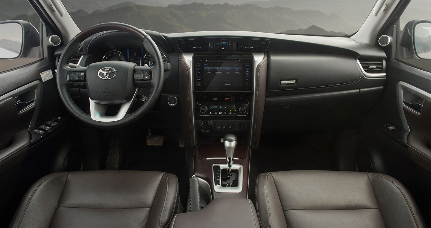 Tư vấn mua &ocirc; t&ocirc;: Với 1 tỷ đồng c&oacute; n&ecirc;n mua Toyota Fortuner?
