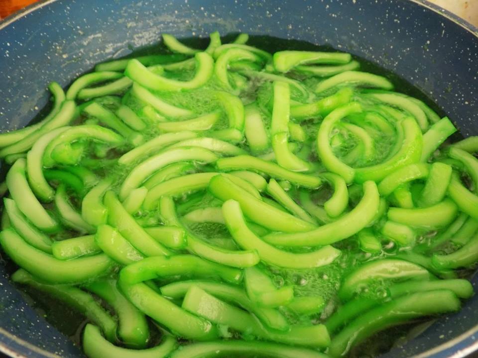 C&aacute;ch l&agrave;m mứt dừa non tr&agrave; xanh sữa đặc vừa b&eacute;o lại thơm