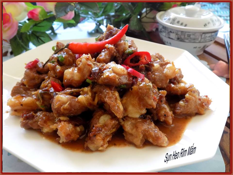 C&aacute;ch l&agrave;m sụn heo rim mắm c&aacute; đơn giản, ngon cơm