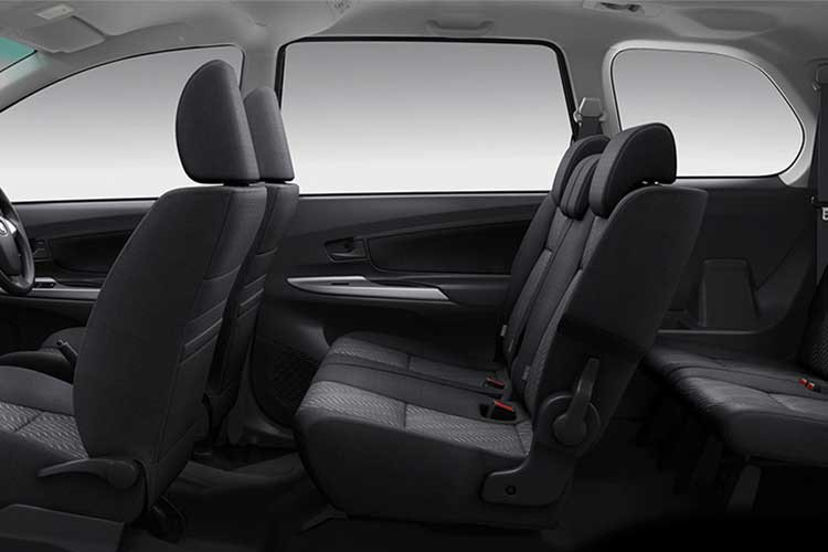 Cận cảnh chiếc &ocirc; t&ocirc; 7 chỗ đẹp &lsquo;long lanh&rsquo; gi&aacute; chỉ hơn 400 triệu của Toyota