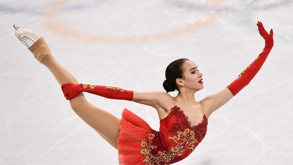 Nữ VĐV 15 tuổi đẹp tựa thi&ecirc;n thần, tỏa s&aacute;ng rực rỡ tr&ecirc;n s&acirc;n băng Olympic