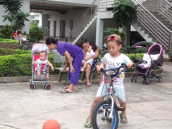 Sau Tết, nhiều gia đ&igrave;nh nghỉ cả l&agrave;m v&igrave; &ocirc; sin ăn Tết hết Rằm 