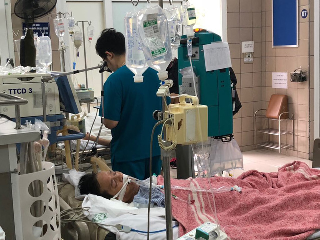 Vụ ngộ độc rượu ở Nghệ An: &lsquo;Mất mạng&rsquo; bởi rượu bổ tự chế