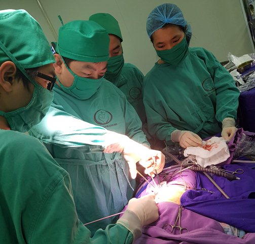 Đau bụng k&egrave;m theo sốt cẩn thận kẻo b&eacute; mắc bệnh nguy hiểm &lsquo;chết người&rsquo; n&agrave;y