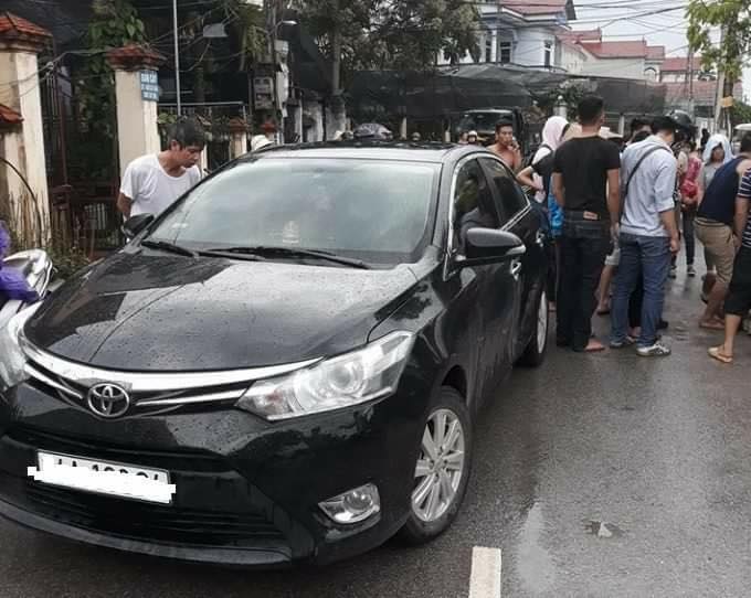 Người đ&agrave;n &ocirc;ng nghi bắt c&oacute;c trẻ bị điều tra về h&agrave;nh vi d&acirc;m &ocirc; trẻ em