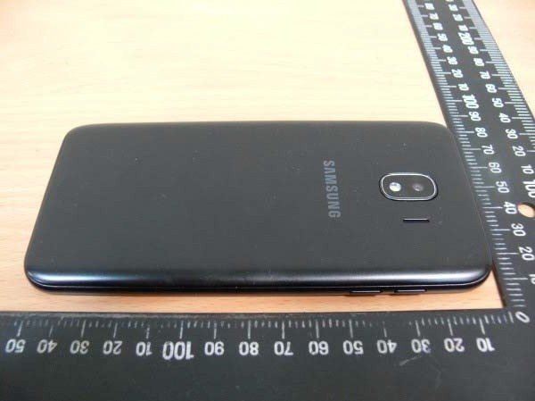 Cận cảnh Samsung Galaxy J4 2018 &lsquo;gi&aacute; rẻ như b&egrave;o&rsquo; chuẩn bị ra mắt
