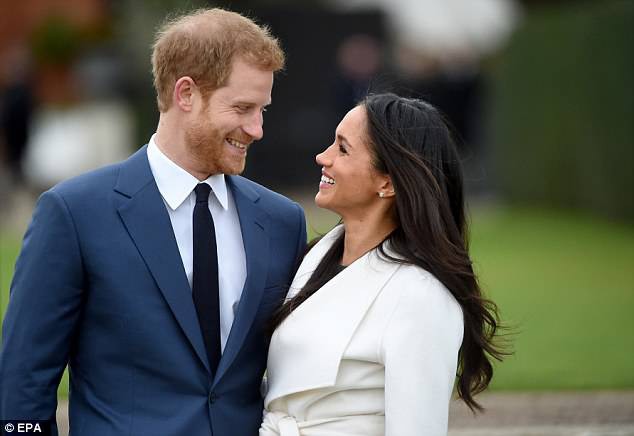 Đ&aacute;m cưới cổ t&iacute;ch của Ho&agrave;ng tử Anh Harry: Người d&acirc;n dựng lều, giữ chỗ chờ xem