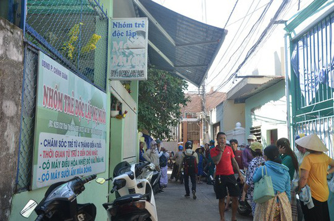 Vụ bạo h&agrave;nh trẻ em d&atilde; man ở Đ&agrave; Nẵng: Bảo mẫu bị khởi tố, cấm đi khỏi nơi cư tr&uacute;