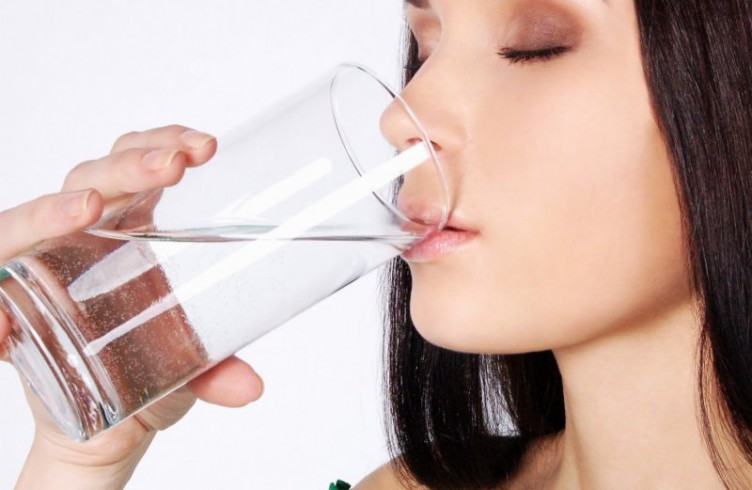 6 th&oacute;i quen nguy hiểm &lsquo;chết người&rsquo; khi uống nước ai cũng cần phải biết