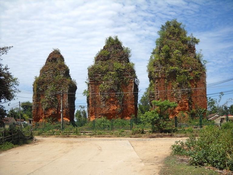Kinh nghiệm du lịch Quảng Ng&atilde;i tự t&uacute;c gi&aacute; rẻ năm 2018 từ A đến Z 