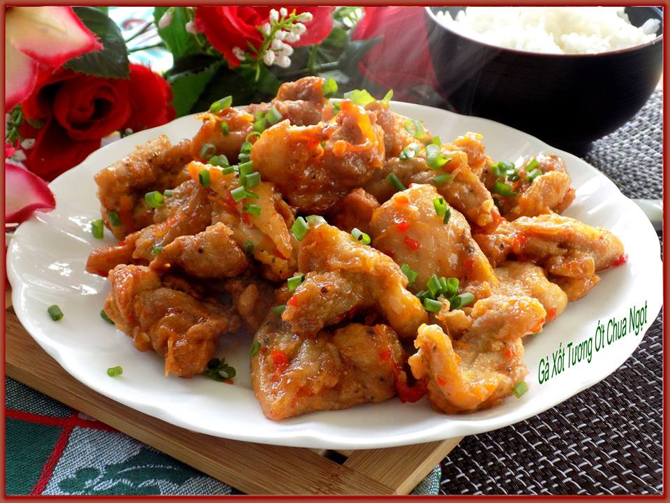 &lsquo;Bỏ t&uacute;i&rsquo; c&aacute;ch l&agrave;m g&agrave; xốt tương ớt chua ngọt lạ miệng, thơm ngon
