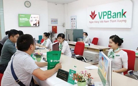 Những chi&ecirc;u tr&ograve; lừa đảo mới: C&aacute;c ng&acirc;n h&agrave;ng &lsquo;thi nhau&rsquo; ph&aacute;t đi th&ocirc;ng b&aacute;o