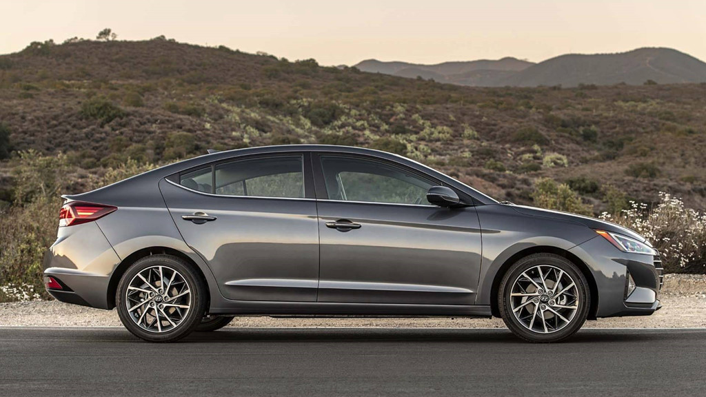 Hyundai Elantra 2019 đẹp &lsquo;long lanh&rsquo; chuẩn bị ra mắt gi&aacute; chỉ từ 400 triệu đồng