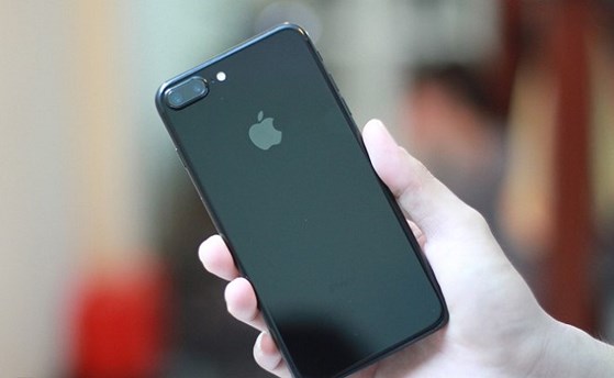 iPhone 2018 chuẩn bị ra mắt, iPhone 7 bất ngờ giảm c&ograve;n 7 triệu đồng