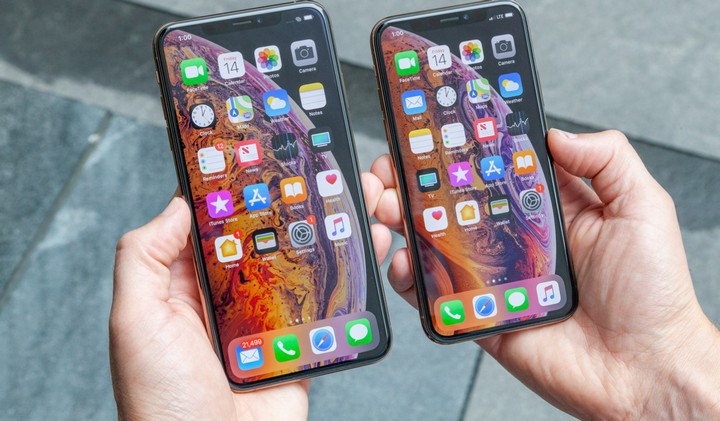 Gi&aacute; iPhone XS Max tại Việt Nam bất ngờ &lsquo;lao dốc kh&ocirc;ng phanh&rsquo;