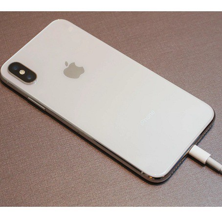 iPhone XS v&agrave; XS Max &lsquo;d&iacute;nh phốt&rsquo; kh&ocirc;ng thể tự động nhận sạc