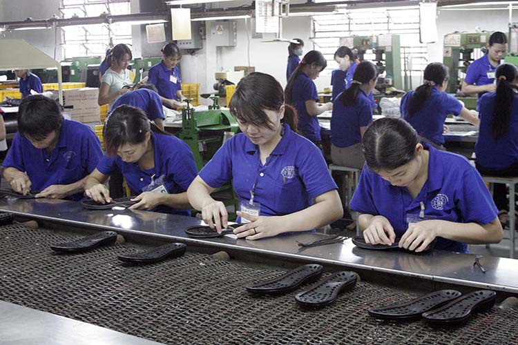 Ng&agrave;nh da gi&agrave;y: Dịch chuyển ph&aacute;t triển sản xuất n&acirc;ng cao năng suất chất lượng