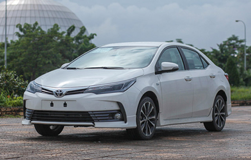 Toyota Corolla Altis 2018 ch&iacute;nh thức về Việt Nam, gi&aacute; tăng đột biến