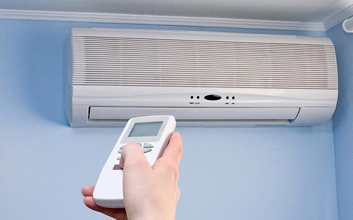 Đ&oacute;ng k&iacute;n cửa &ndash; th&oacute;i quen nguy hiểm &lsquo;chết người&rsquo; khi sử dụng điều h&ograve;a v&agrave;o m&ugrave;a đ&ocirc;ng