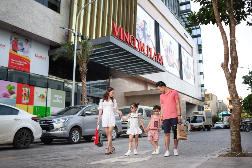 Bể bơi 4 m&ugrave;a &ndash; kh&ocirc;ng gian thư gi&atilde;n trọn vẹn