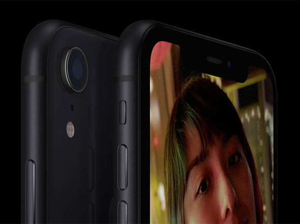 Chưa l&ecirc;n kệ b&aacute;n iPhone XR đ&atilde; bị &lsquo;ch&ecirc; tơi tả&rsquo; bởi những điểm n&agrave;y