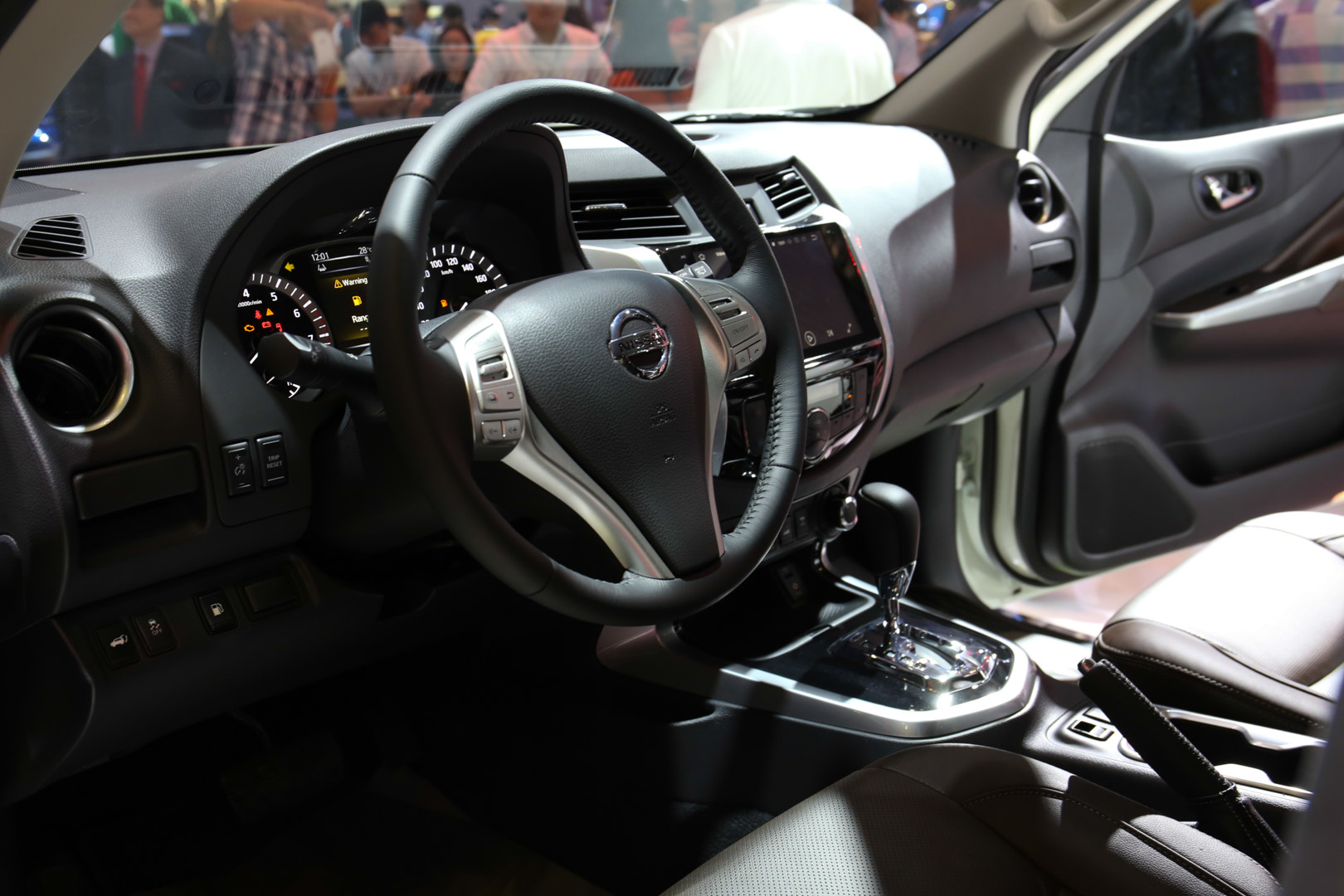 Nissan Terra đẹp &lsquo;long lanh&rsquo; gi&aacute; hơn 1,2 tỷ sở hữu những t&iacute;nh năng g&igrave;?