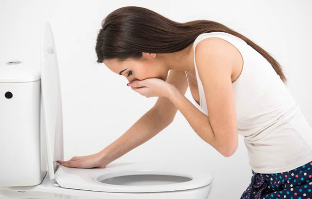 Nh&igrave;n mờ hay giảm thị lực l&agrave; một trong những biểu hiện của u n&atilde;o