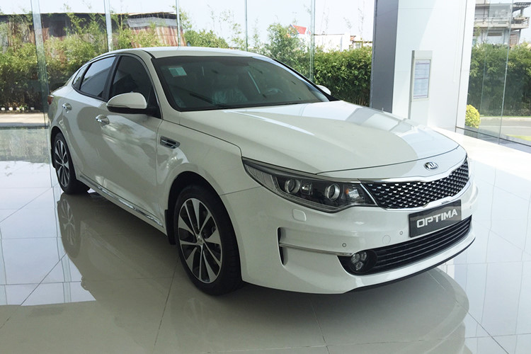 Kia Optima giảm gi&aacute; &lsquo;kịch s&agrave;n&rsquo; về mốc 700 triệu sở hữu những t&iacute;nh năng g&igrave;?