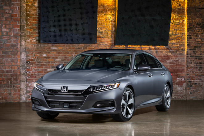Với những t&iacute;nh năng n&agrave;y Honda Accord 2019 c&oacute; thực sự đ&aacute;ng &lsquo;đồng tiền b&aacute;t gạo&rsquo;?
