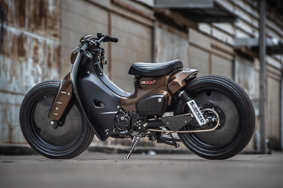 Honda Super Cub phi&ecirc;n bản độ &lsquo;biến h&igrave;nh&rsquo; sở hữu t&iacute;nh năng g&igrave; mới?