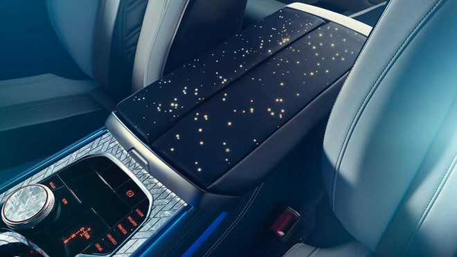 BMW 8 Series nội thất sao đ&ecirc;m, sử dụng thi&ecirc;n thạch dự b&aacute;o &lsquo;g&acirc;y b&atilde;o&rsquo;