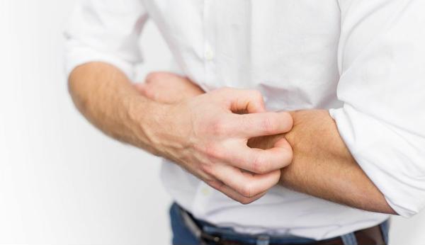 3 bệnh về da thường gặp nhất v&agrave;o m&ugrave;a đ&ocirc;ng v&agrave; c&aacute;ch ph&ograve;ng tr&aacute;nh