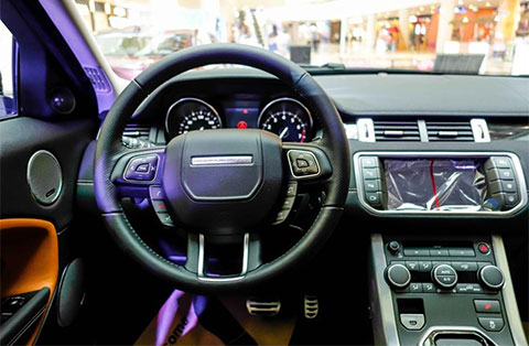 Range Rover Evoque vừa giảm gi&aacute; 200 triệu đồng sở hữu t&iacute;nh năng c&ocirc;ng nghệ g&igrave;?