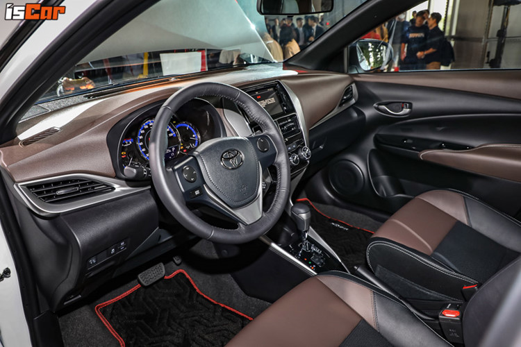 Toyota Yaris Crossover 2019 vừa ra mắt gi&aacute; chỉ từ 480 triệu c&oacute; trang bị g&igrave; nổi bật?