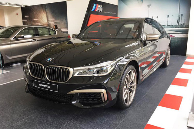 BMW M760Li gi&aacute; 13 tỷ vừa ra mắt thị trường Việt sở hữu những t&iacute;nh năng nổi bật g&igrave;?