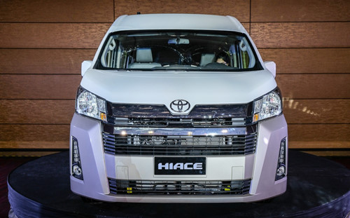 Toyota Hiace 2019 gi&aacute; b&aacute;n chỉ hơn 700 triệu đồng sở hữu những c&ocirc;ng nghệ g&igrave;?