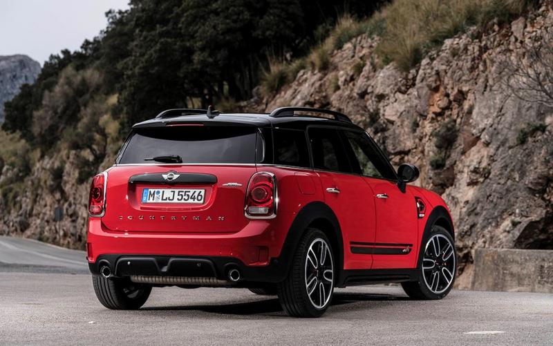 &lsquo;Soi&rsquo; t&iacute;nh năng, c&ocirc;ng nghệ tr&ecirc;n chiếc MINI John Cooper Works vừa về Việt Nam