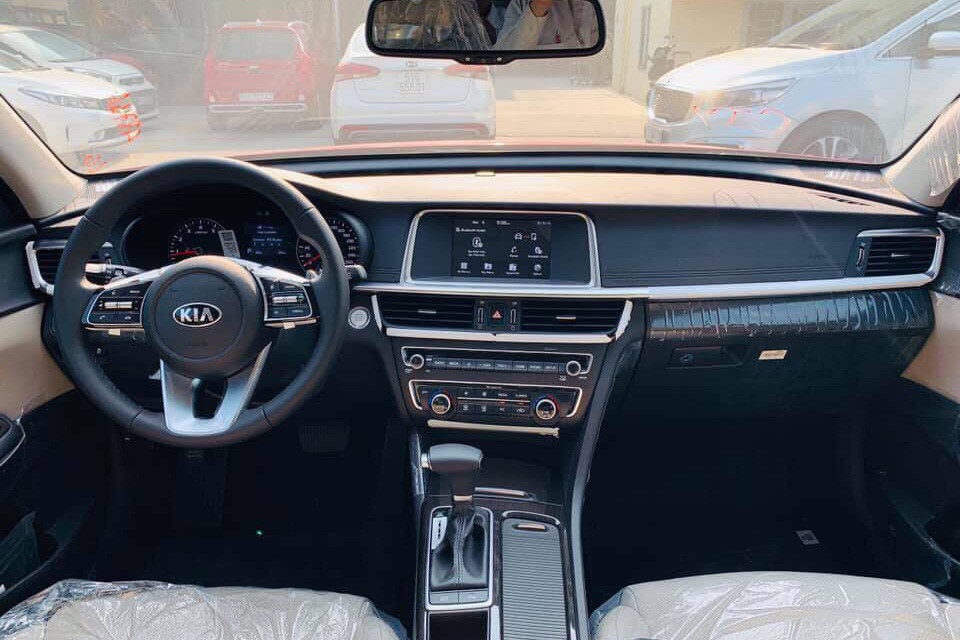Kia Optima 2019 đẹp &lsquo;long lanh&rsquo; gi&aacute; 789 triệu vừa về đại l&yacute; được trang bị những g&igrave;?