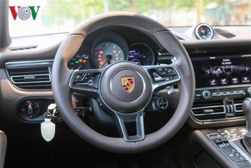 &lsquo;Soi&rsquo; c&ocirc;ng nghệ tr&ecirc;n chiếc Porsche Macan S 2019 đầu ti&ecirc;n tại Việt Nam 